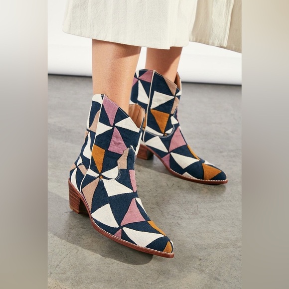 Momo western style boots size 39 (8.5 US) Women’s - Picture 3 of 9